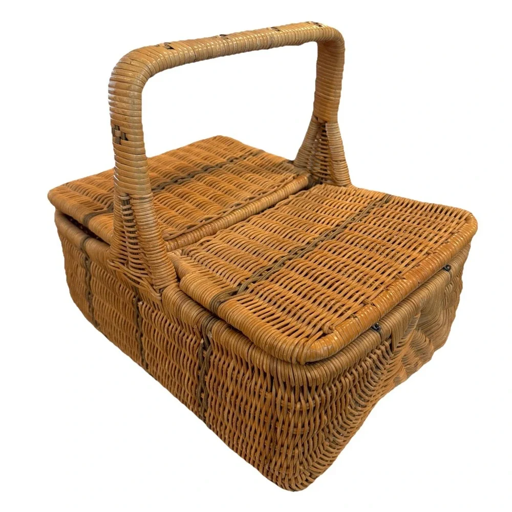 Vtg Wicker Double Hinged Lidded Picnic Sewing Craft Basket‎  15